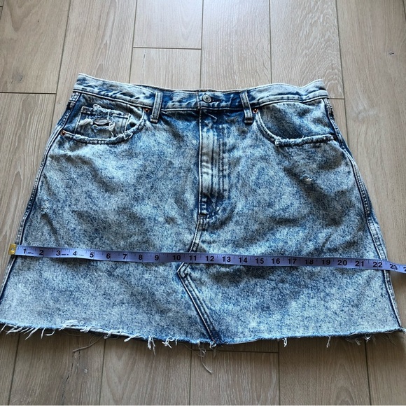 Abercrombie & Fitch Light Wash Blue Denim Mini Skirt - Picture 10 of 10